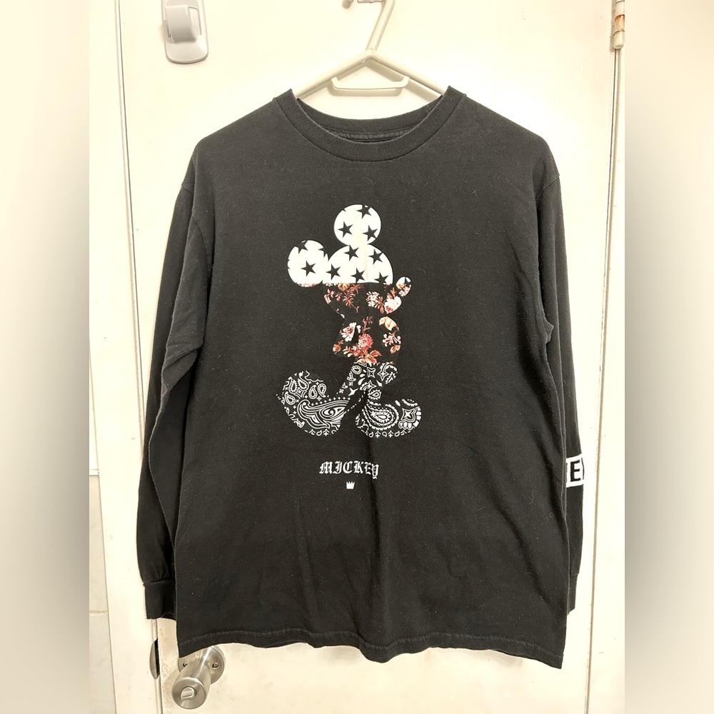 Mickey Mouse Disney Collection St. X Neff  Long sleeve tshirt.